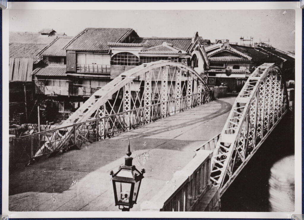 Shinsaibashi in the Meiji Era (Osaka Municipal Library Collection)