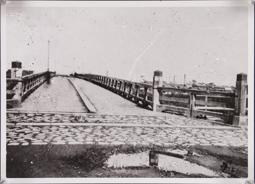 Tenjinbashi in the Meiji Era (From the Collection of Osaka Municipal Central Library)