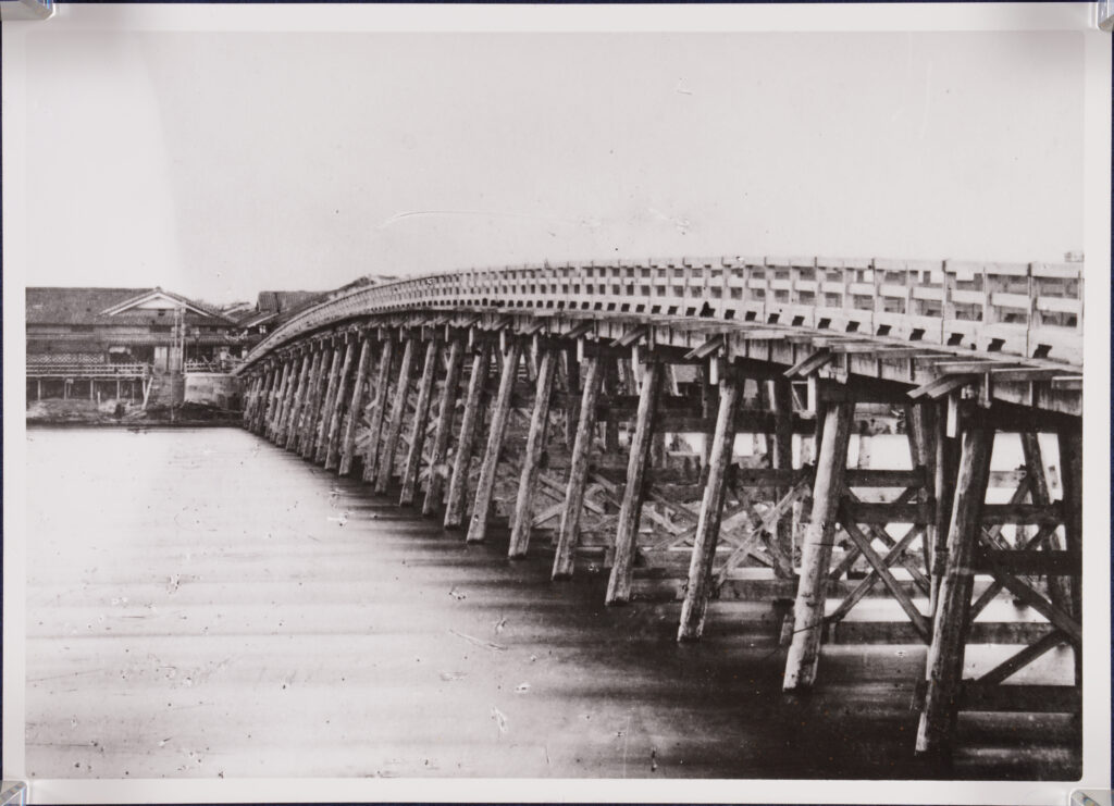 Tenjinbashi in the Meiji Era (From the Collection of Osaka Municipal Central Library)