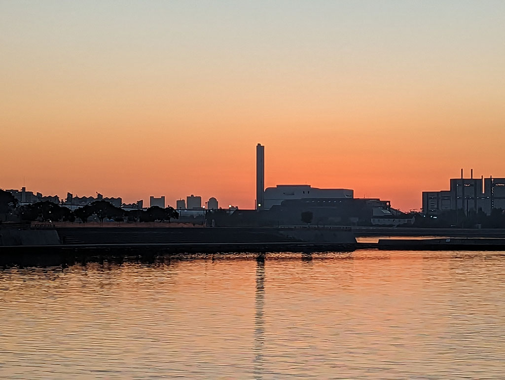 御前浜から見た夕陽