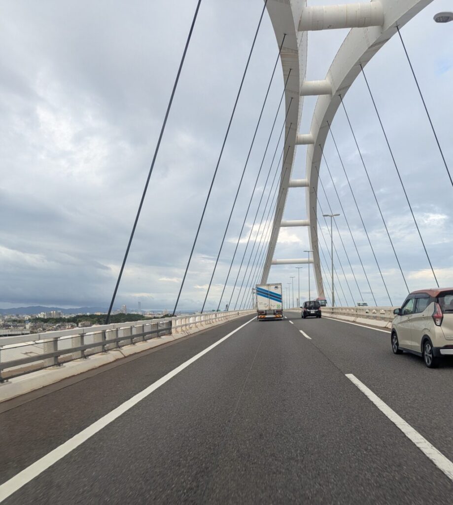 岸和田大橋全景-255m中央径間アーチ橋-大阪府岸和田市湾岸線